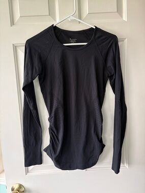 Athleta Black Long-Sleeve Performance Top